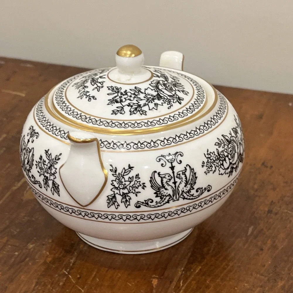Wedgwood Black Columbia large coffee pot, Sugar, Creamer Set, Rare,‎ Excellent